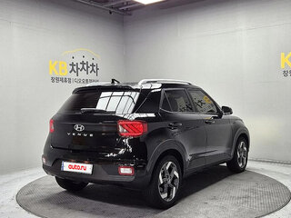 2023 Hyundai Venue I, чёрный, 1200000 рублей, вид 4