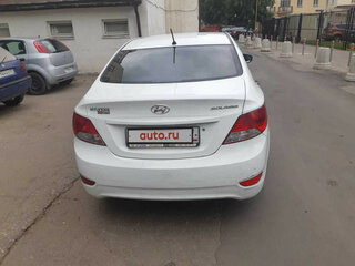 2013 Hyundai Solaris I, белый, 750000 рублей, вид 4