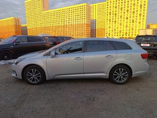 2011 Toyota Avensis III Рестайлинг, серебристый, 1420000 рублей, вид 4