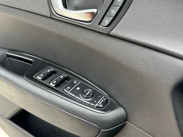 2017 Kia Optima IV, коричневый, 1820000 рублей - вид 8