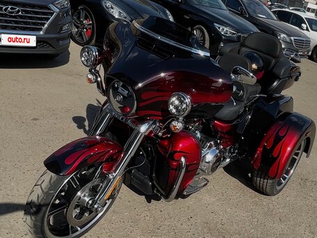 2022 Harley-Davidson CVO Tri Glide, красный, 6550000 рублей, вид 2