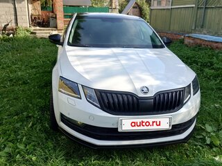2018 Skoda Octavia III (A7) Рестайлинг, белый, 1900000 рублей, вид 1