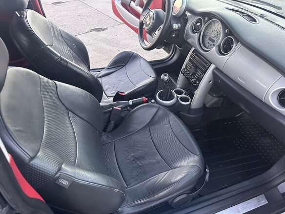 2002 Mini Hatch Cooper I (R50), чёрный, 540000 рублей - вид 6
