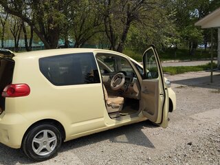 2007 Toyota Porte I, жёлтый, 300000 рублей, вид 4