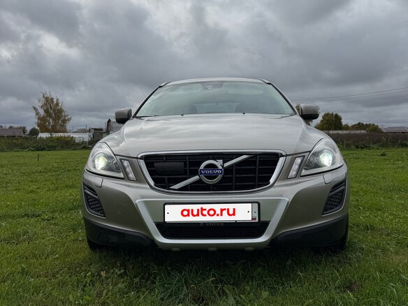 2012 Volvo XC60 I, бежевый, 1200000 рублей