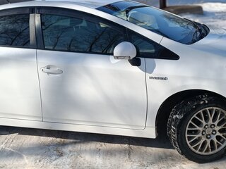 2012 Toyota Prius III Рестайлинг (XW30), белый, 1000000 рублей, вид 3