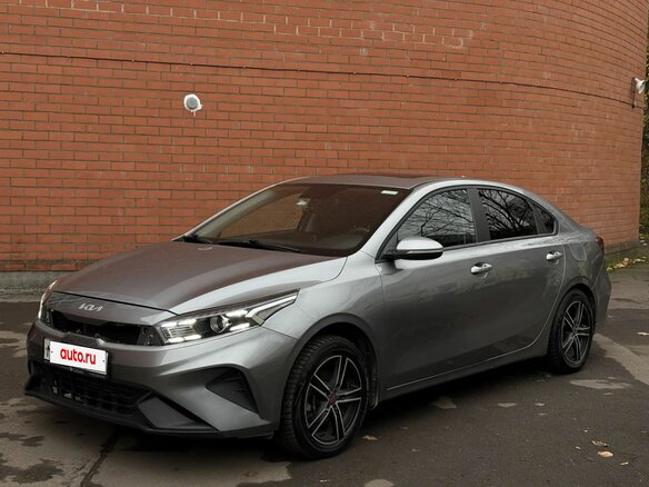 2022 Kia Cerato IV Рестайлинг, серый, 1350000 рублей - вид 2