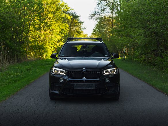 2017 BMW X5 M II (F85), чёрный, 4200000 рублей - вид 2