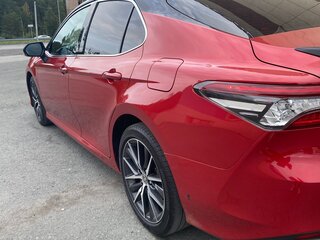 2021 Toyota Camry VIII (XV70) Рестайлинг, красный, 3050000 рублей, вид 5