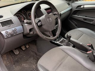 2007 Opel Astra H, красный, 330000 рублей, вид 3