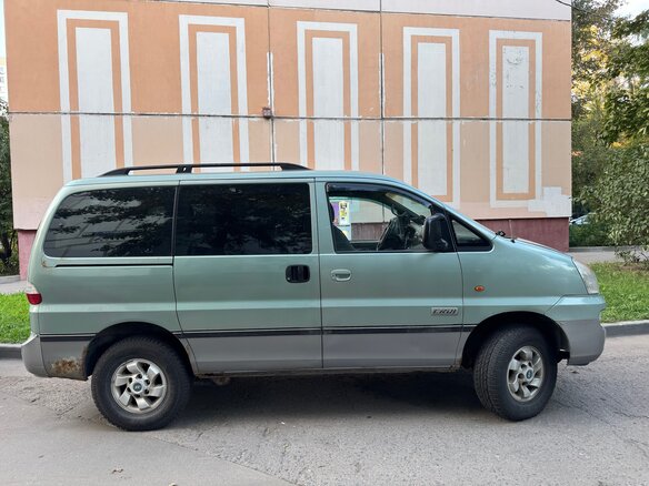 2006 Hyundai H-1 I Рестайлинг, зелёный, 680000 рублей - вид 1