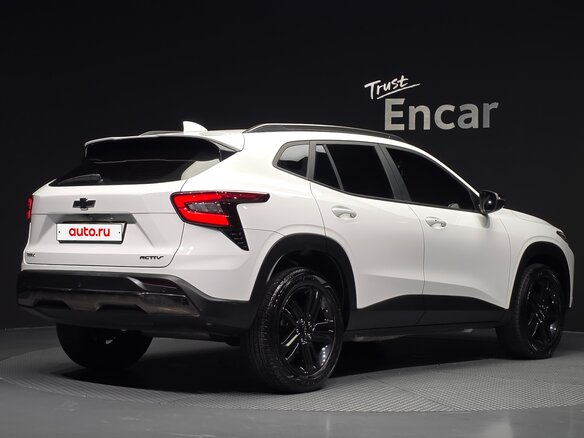 2023 Chevrolet Trax II, белый, 1660000 рублей - вид 1