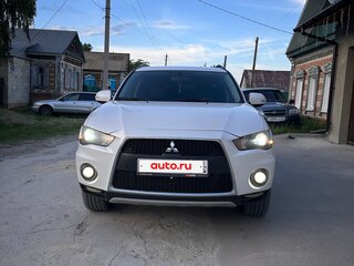 2011 Mitsubishi Outlander II Рестайлинг, белый, 1190000 рублей, вид 2