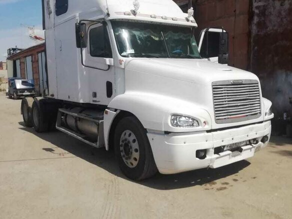 1998 Freightliner FLC, белый, 1200000 рублей