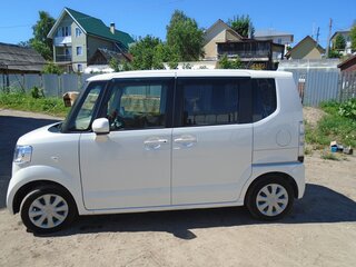 2017 Honda N-BOX I Рестайлинг, белый, 1000000 рублей, вид 3