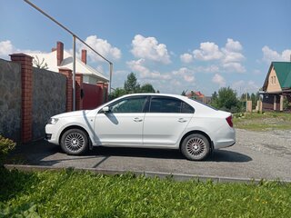 2015 Skoda Rapid I, белый, 425000 рублей, вид 5