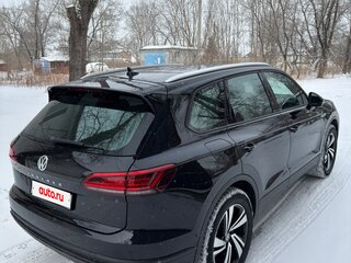 2019 Volkswagen Touareg III, чёрный, 5800000 рублей, вид 5
