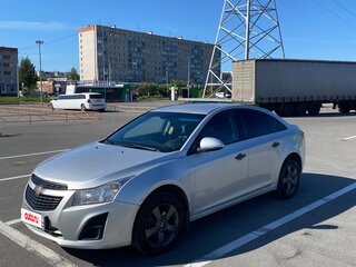 2015 Chevrolet Cruze I Рестайлинг, серебристый, 680000 рублей, вид 1