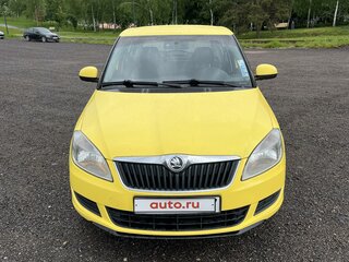 2013 Skoda Fabia II Рестайлинг, жёлтый, 570000 рублей, вид 2