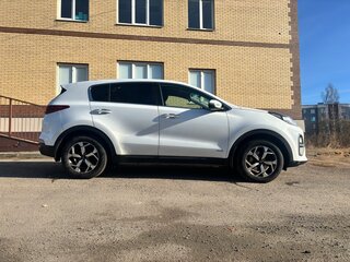 2020 Kia Sportage IV Рестайлинг, белый, 2390000 рублей, вид 3