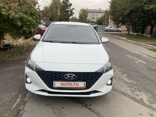 2020 Hyundai Solaris II Рестайлинг, белый, 1370000 рублей, вид 2