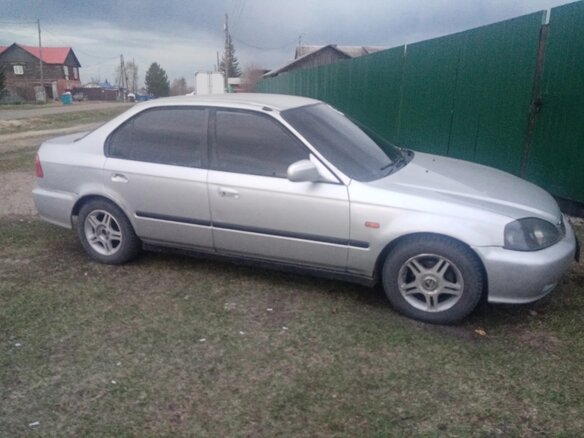 2000 Honda Civic Ferio II, серебристый, 270000 рублей - вид 1