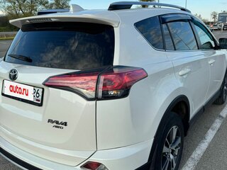 2017 Toyota RAV4 IV (XA40) Рестайлинг, белый, 2300000 рублей, вид 3