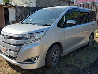 2019 Toyota Noah III (R80) Рестайлинг, серебристый, 2500000 рублей, вид 1