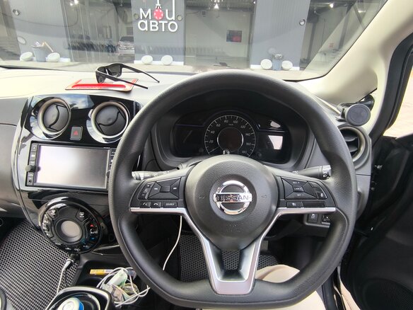2018 Nissan Note e-Power II Рестайлинг, серый, 1150000 рублей - вид 30