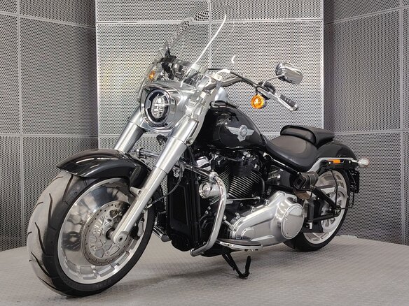 2017 Harley-Davidson Fat Boy, чёрный, 1769000 рублей - вид 3