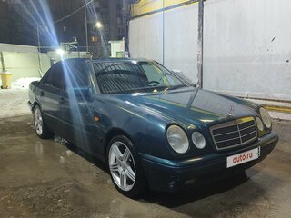 1997 Mercedes-Benz E-Класс 200 II (W210, S210), зелёный, 740000 рублей, вид 4
