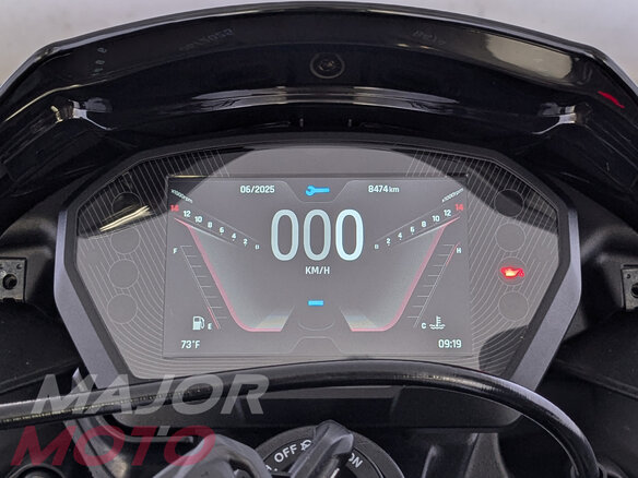 2020 Triumph Street Triple, серый - вид 13