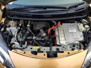 2017 Nissan Note e-Power II Рестайлинг, золотистый, 860000 рублей, вид 5