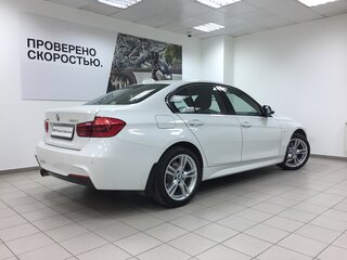 2017 BMW 3 серии 320i xDrive VI (F3x) Рестайлинг, белый, 2800000 рублей, вид 3