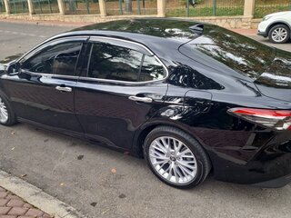 2018 Toyota Camry VIII (XV70), чёрный, 3200000 рублей, вид 4
