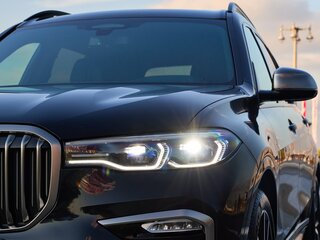 2020 BMW X7 M50d I (G07), чёрный, 9000000 рублей, вид 4