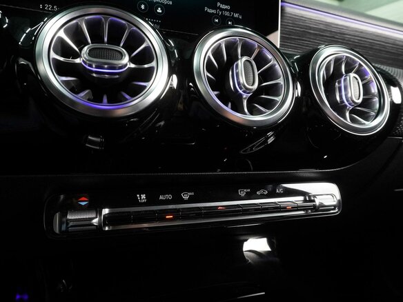 2019 Mercedes-Benz CLA 200 II (C118, X118), чёрный, 2479000 рублей - вид 18