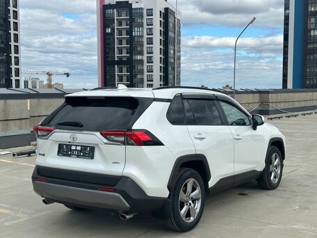 2020 Toyota RAV4 V (XA50), белый, 3369000 рублей, вид 5