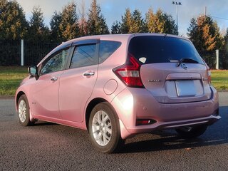 2018 Nissan Note e-Power II Рестайлинг, розовый, 1400000 рублей, вид 5