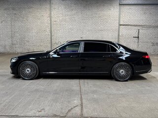 2026 Mercedes-Benz Maybach S-Класс 580 II (Z223) Рестайлинг, чёрный, 37400000 рублей, вид 3