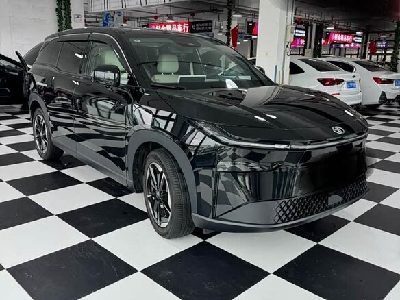 2025 Toyota bZ3X 58.3 kWh, чёрный, 2550000 рублей - вид 2