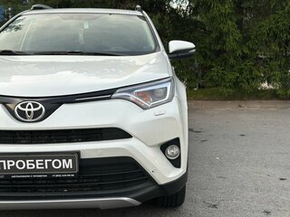 2019 Toyota RAV4 IV (XA40) Рестайлинг, белый, 1900000 рублей, вид 3