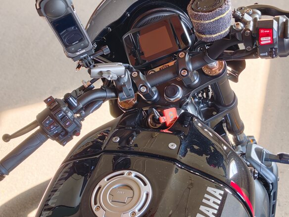 2022 Yamaha XSR900, чёрный, 1000000 рублей - вид 13