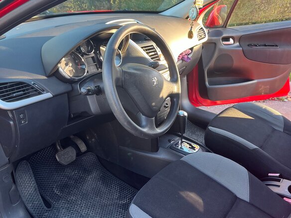 2007 Peugeot 207 I, красный, 270000 рублей - вид 12
