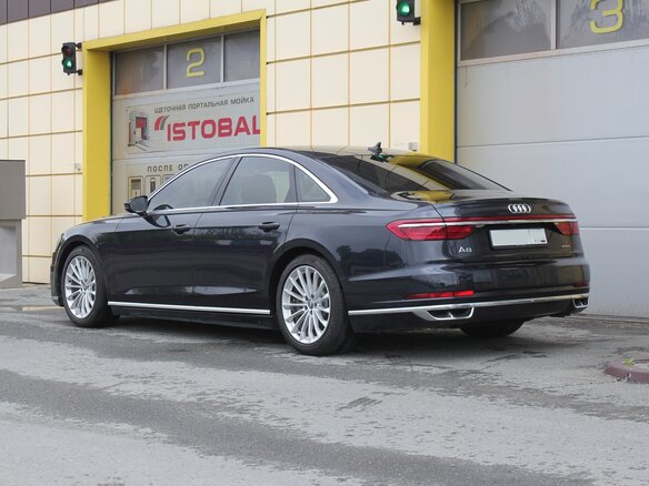 2019 Audi A8 55 TFSI IV (D5), чёрный, 3845000 рублей - вид 3