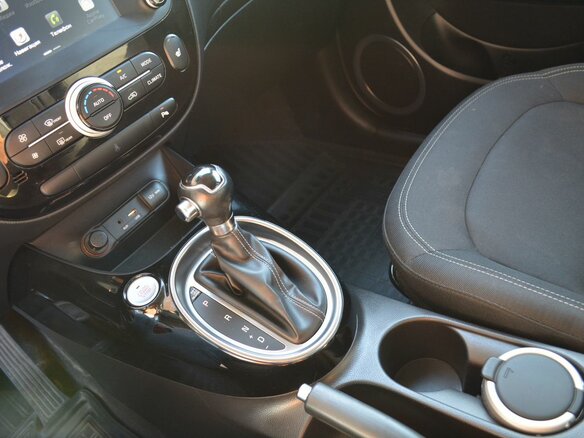 2019 Kia Soul II Рестайлинг, красный, 1699888 рублей - вид 13