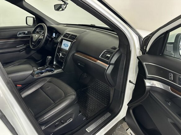 2016 Ford Explorer V Рестайлинг, белый - вид 13
