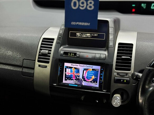 2010 Toyota Prius JDM II Рестайлинг (XW20), белый, 749000 рублей - вид 20