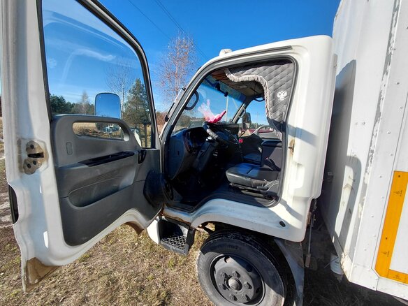 2012 Hyundai Mighty, белый, 999999 рублей - вид 4