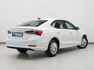 2021 Skoda Octavia IV (A8), белый, 2315000 рублей, вид 5